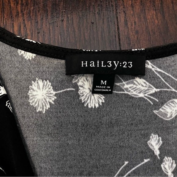 NWOT Hail3y:23 Womens Dress Size M Floral  Pullover Sleeveless Faux Wrap V-Neck - Picture 4 of 8